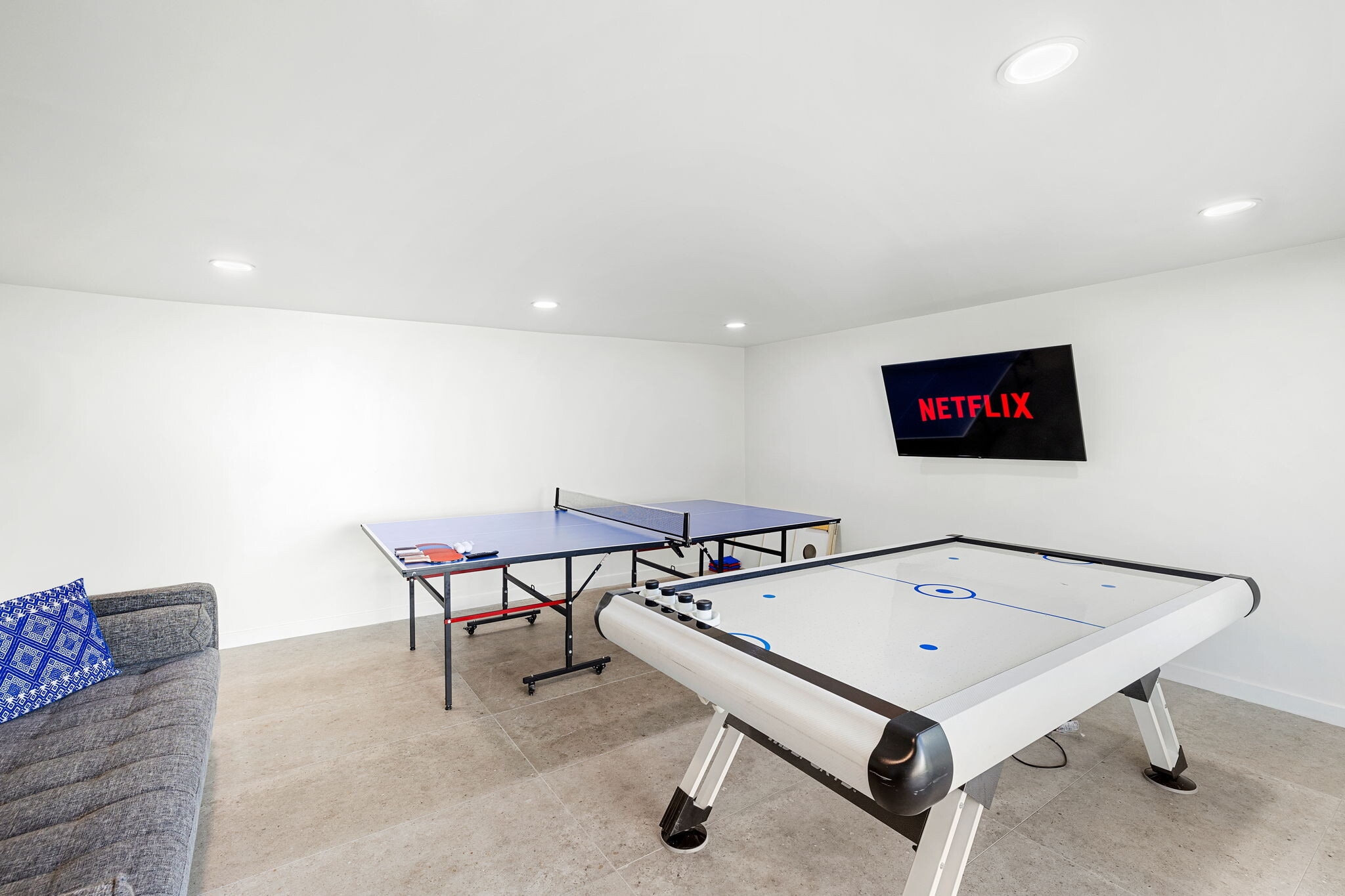 Building Photo - 3758 Gaviota Ave