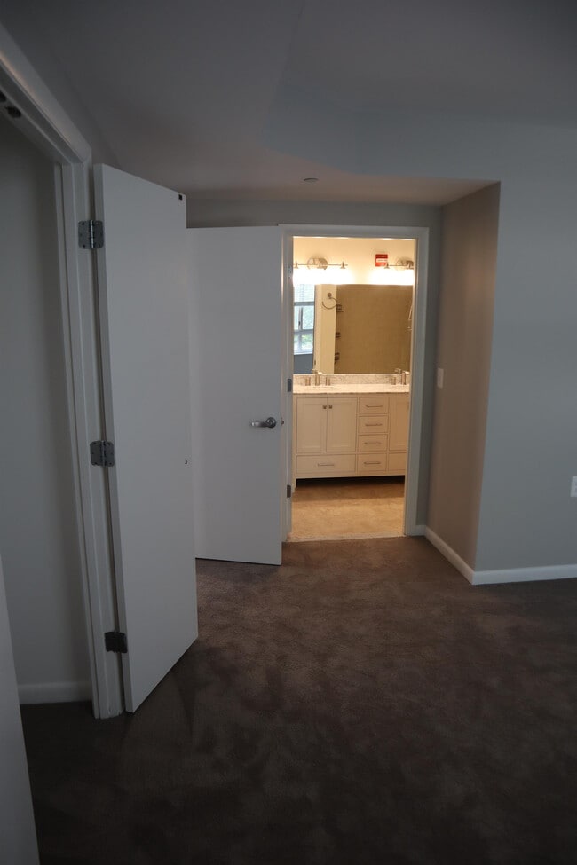 Building Photo - 350 G St SW