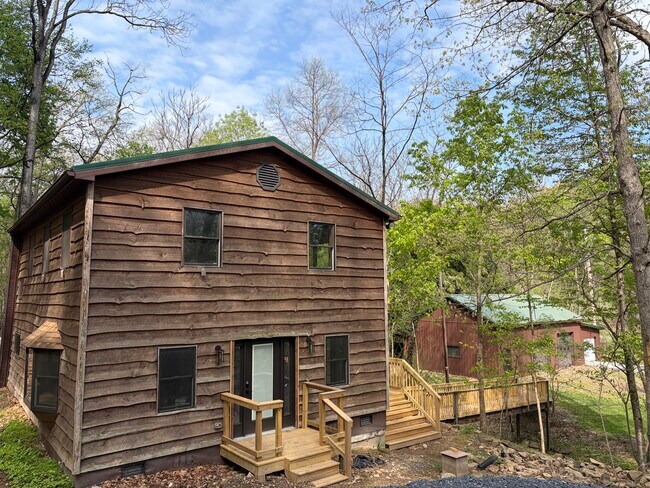 Building Photo - 642 McGlaughlin Rd