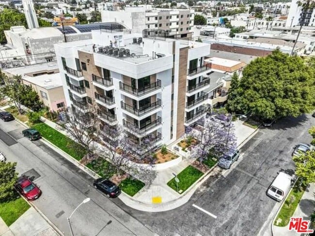 Building Photo - 8867 Alcott St