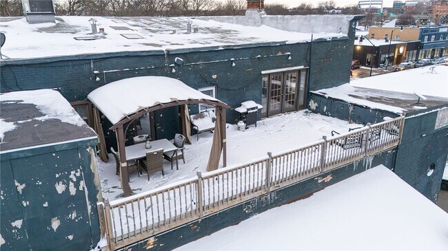 Building Photo - 186 Monroe Ave