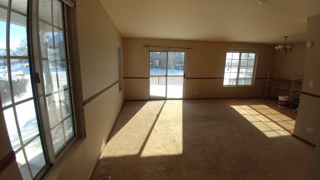 Building Photo - 455 Village Creek Dr