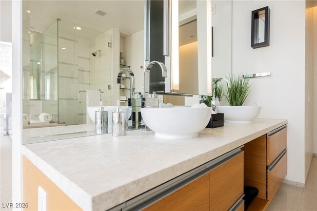 Building Photo - 3726 S Las Vegas Blvd