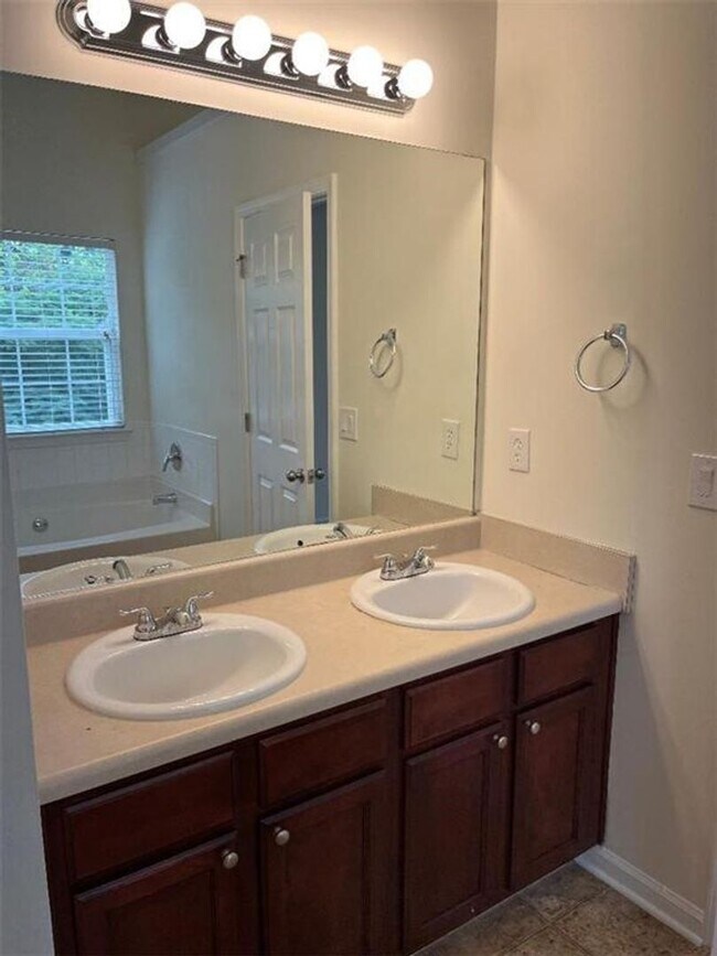Building Photo - Douglasville Rental