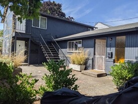 Building Photo - 4925 SE 71st Ave