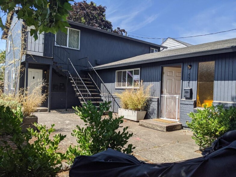 Primary Photo - 4925 SE 71st Ave