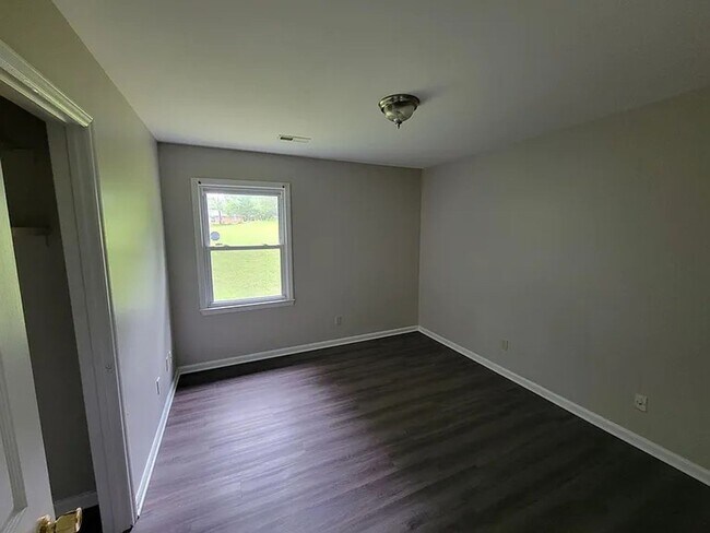 Building Photo - Now Available – Beautifully Remodeled 3BR Home Near Downtown Winston-Salem