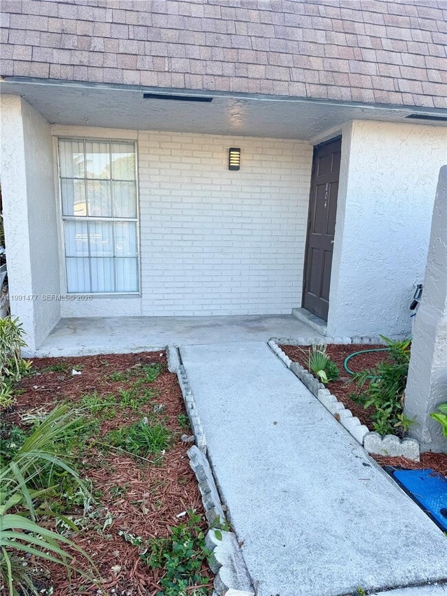 Building Photo - 804 SW 73rd Ave