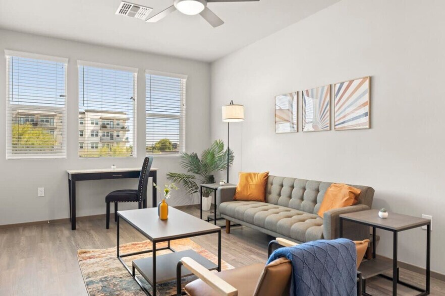 Primary Photo - 7200 N 91st Ave