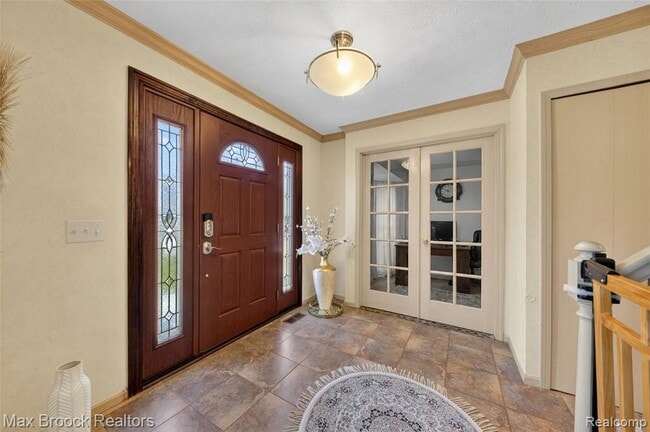 Building Photo - 30118 Kingsway Dr