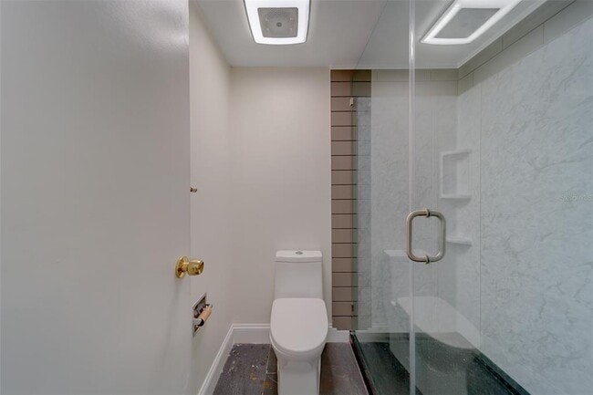 Building Photo - 890 N Village Dr