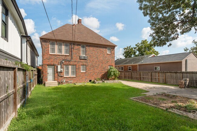 Building Photo - 2624 Arbor St