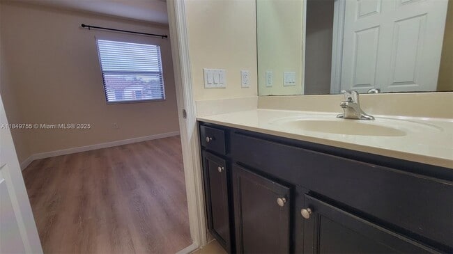 Building Photo - 3223 SE 4th Ct