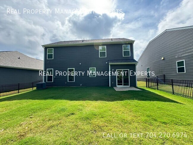 Building Photo - 3227 Selwyn Landing Dr