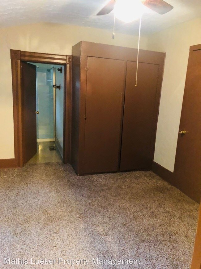Building Photo - 2 br, 1 bath House - 922 N. Webster #1