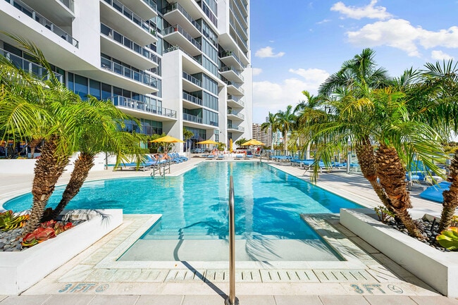 Building Photo - 1155 N Gulfstream Ave