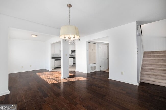Building Photo - 1468 Briarwood Rd NE