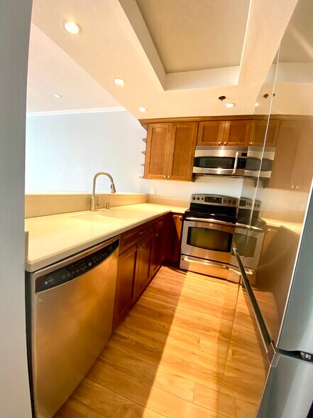 Building Photo - 411 Park Ave