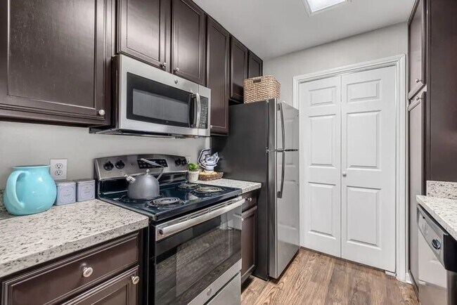 Primary Photo - Pet-Friendly Comfort with Savings!