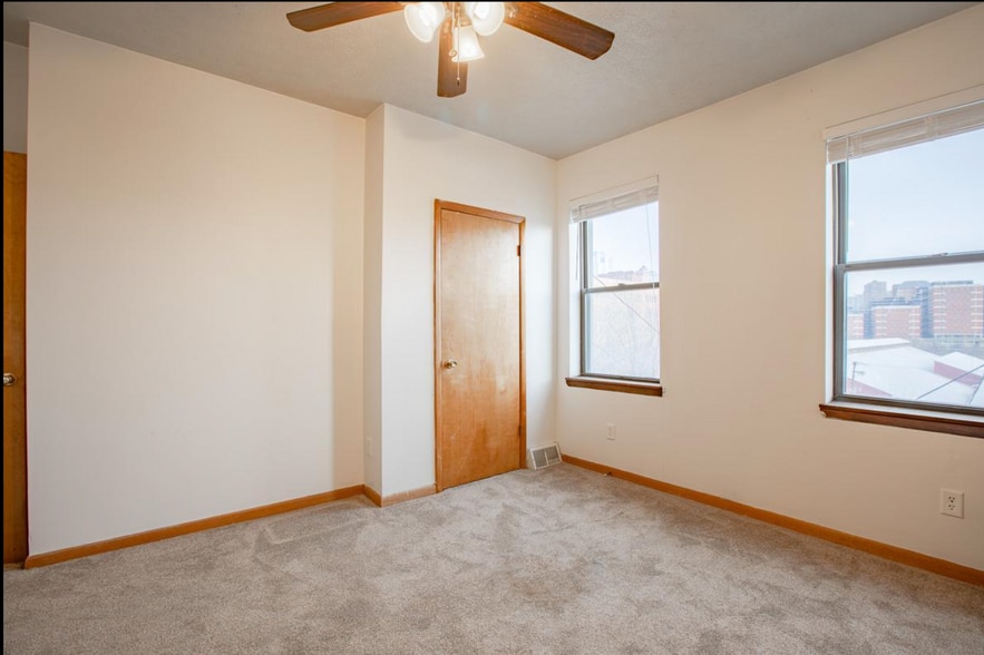 Building Photo - 413 E Carson St