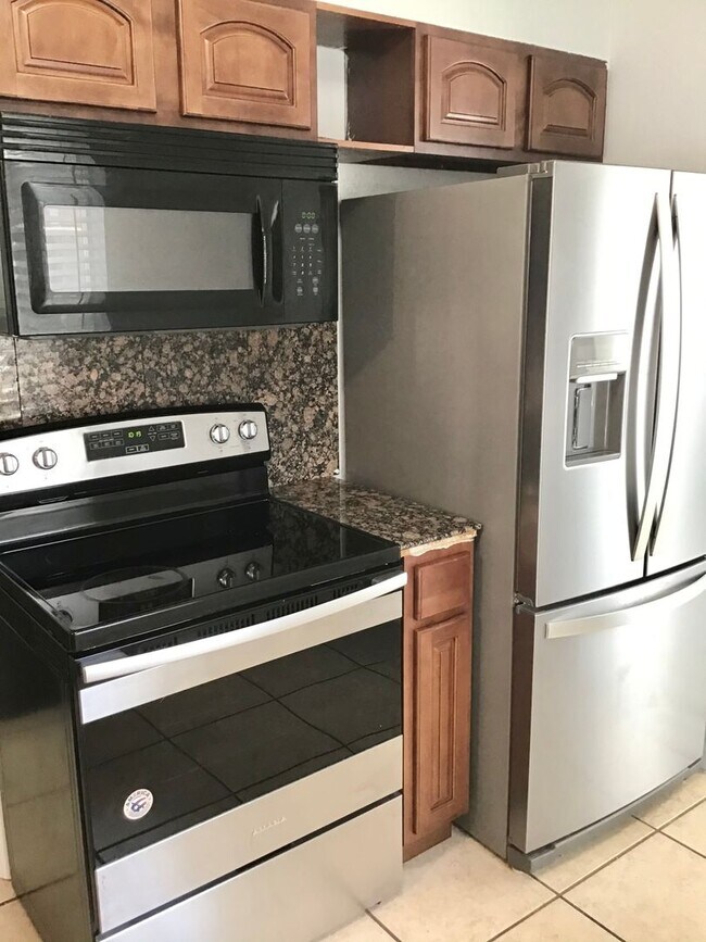 Building Photo - 921 Xavier St