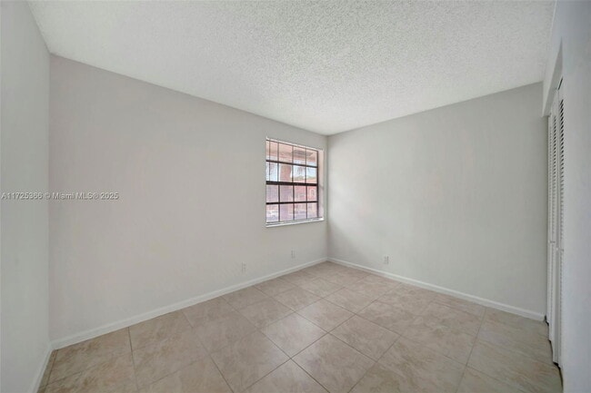 Building Photo - 204 Congressional Way