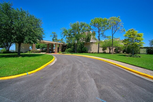 Building Photo - 12900 Walden Rd