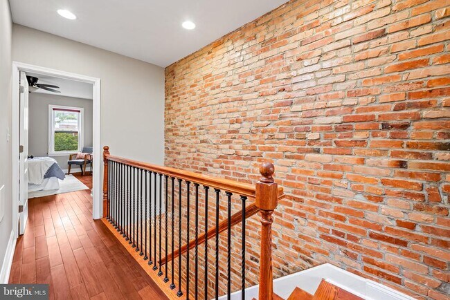 Building Photo - 645 S Lehigh St