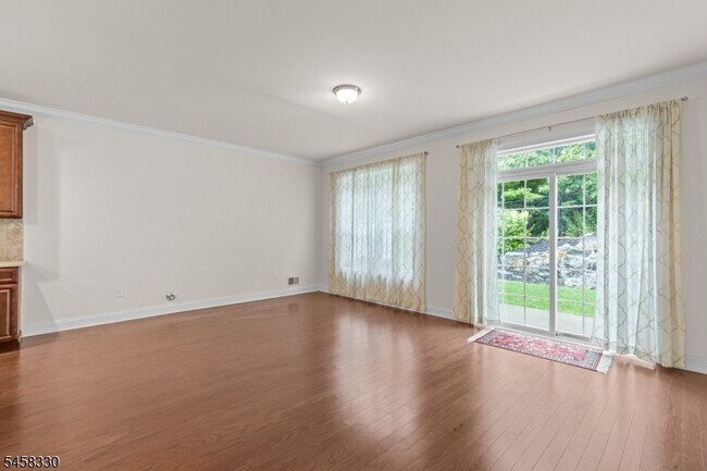 Building Photo - 52 Parkside Dr