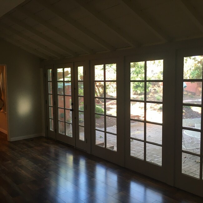 french doors overlook yard - 5650 Rhodes Ave