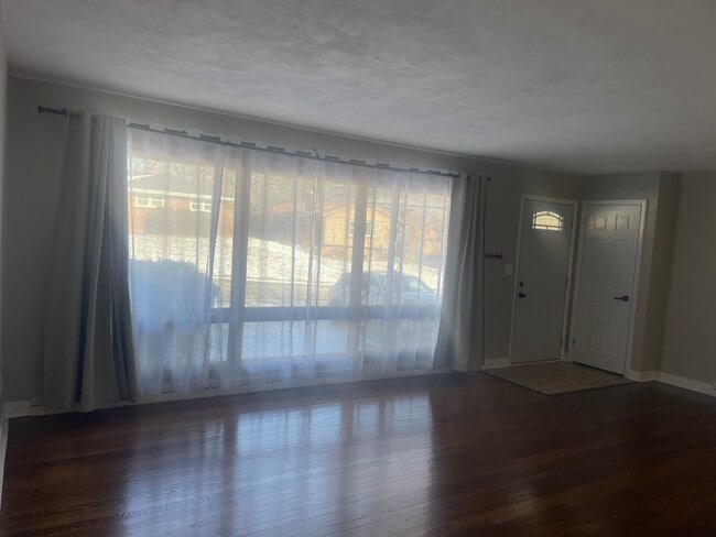 Building Photo - 3303 Greenwood Ave