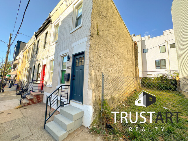 Building Photo - 2 bedroom house In Point Breeze South Phil...