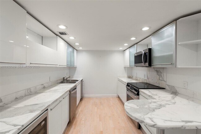 Building Photo - 199 Ocean Ln Dr