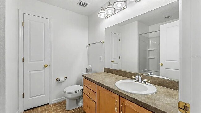 Building Photo - 3005 Park Ridge Ave