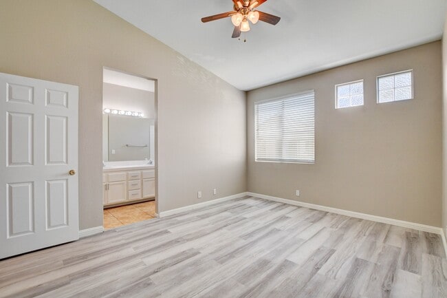 Building Photo - 5155 W Tropicana Ave