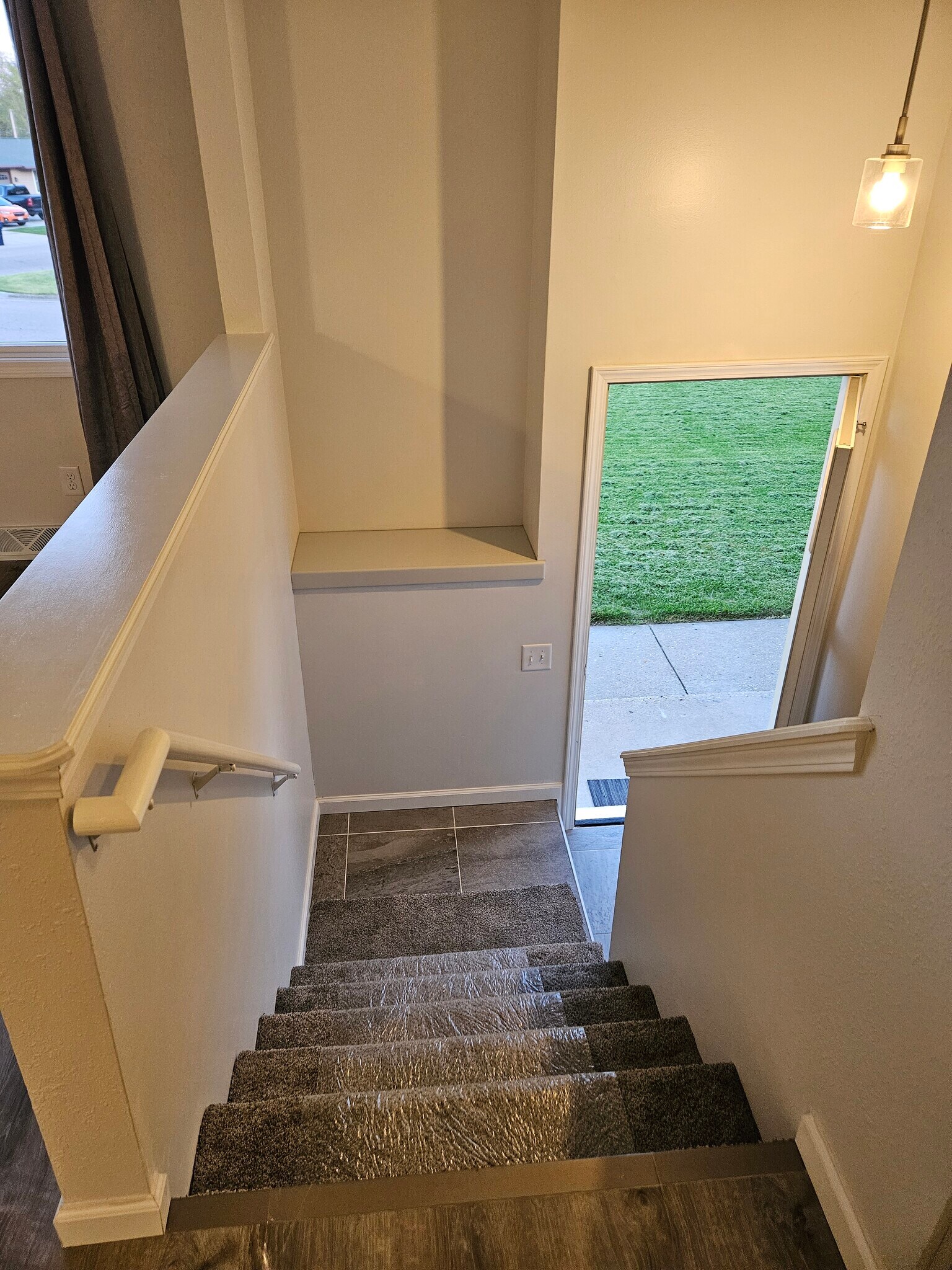 Front Entryway - 923 Norwood Rd