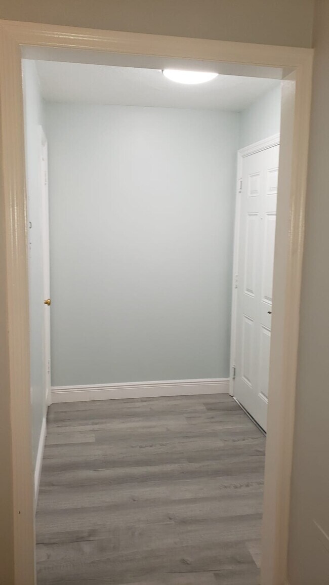 Building Photo - 4730 Coquina Key Dr SE