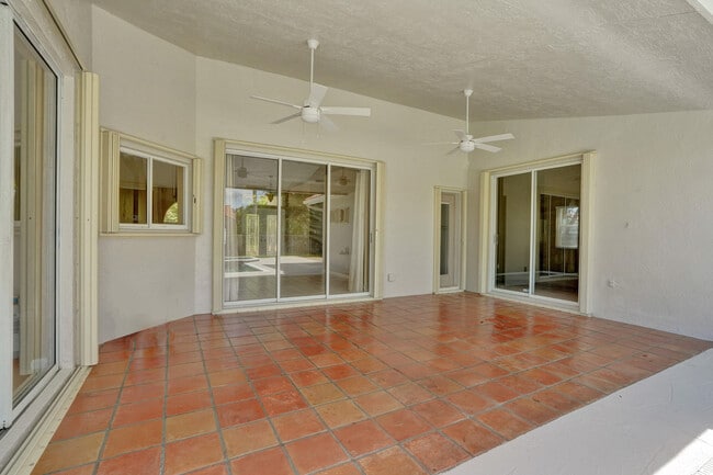 Building Photo - 10304 NW 50th Ct