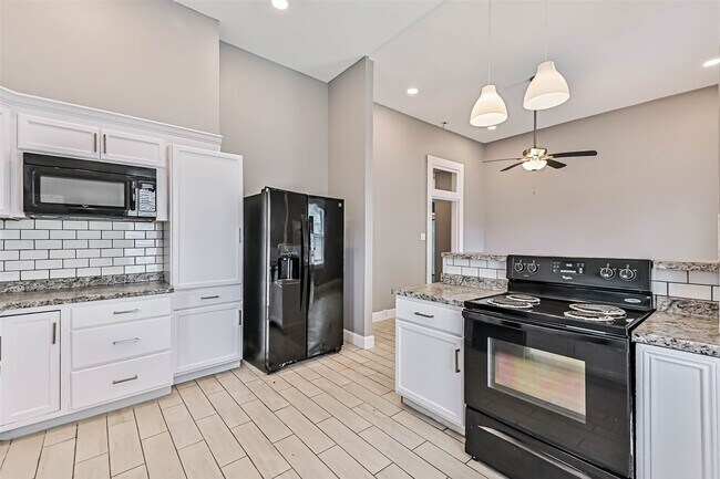 Building Photo - 2914 Avenue K Ave