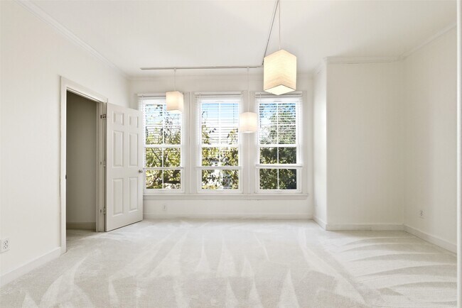 Building Photo - 1408 Rosedale St