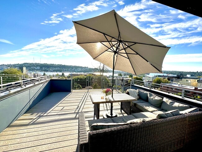 Building Photo - 2321 Boylston Ave E