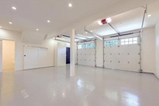 Building Photo - 421 Harrison Ave