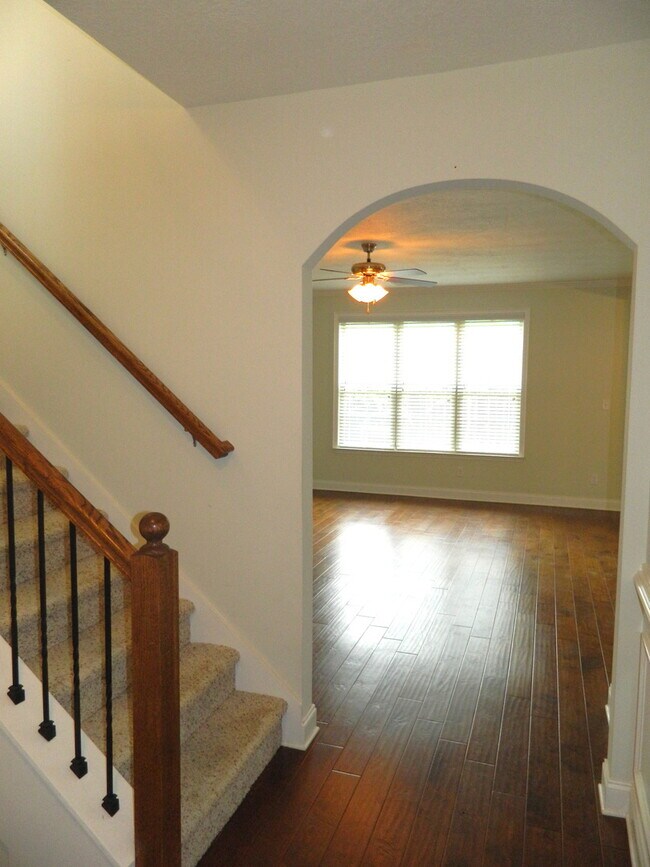 Building Photo - 5564 Connor Dr