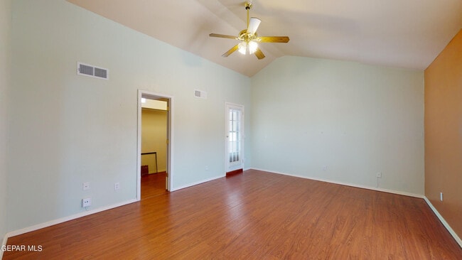 Building Photo - 6256 Escondido Dr