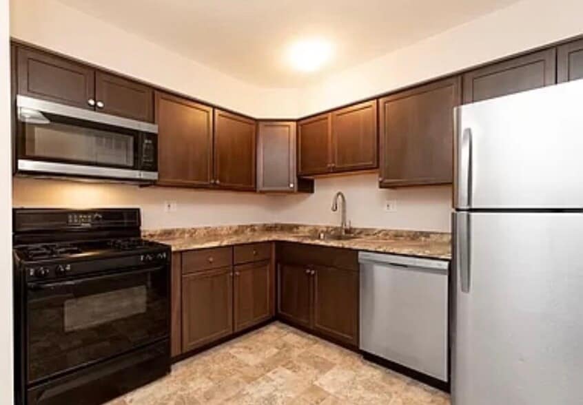 Building Photo - 3963 Rowena Dr