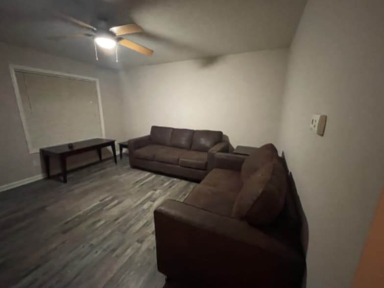 Building Photo - 505 S Urbana Ave