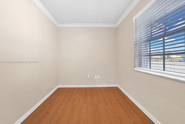 Building Photo - 2400 SW 103rd Ct