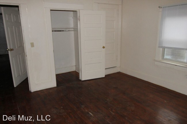 Building Photo - 1429 Judson St