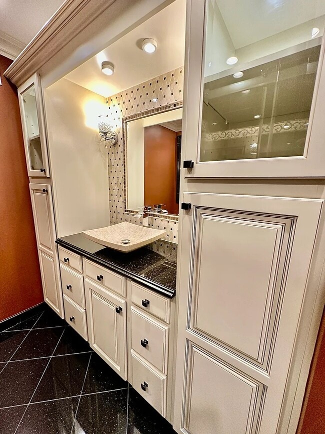 Building Photo - 2453 Alsop Ct