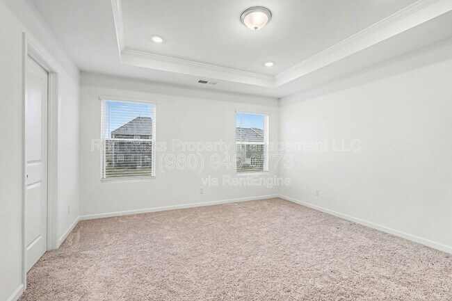 Building Photo - 760 Kitfox Dr NW